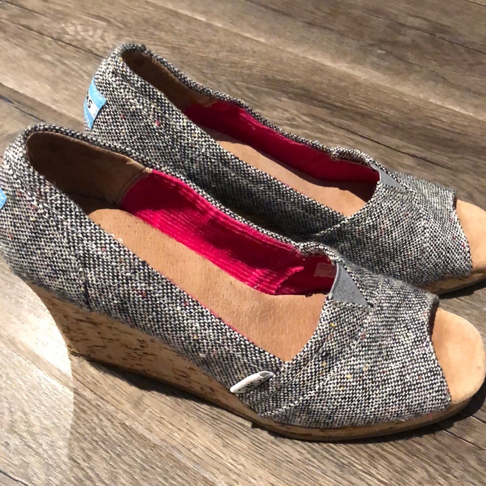 Toms